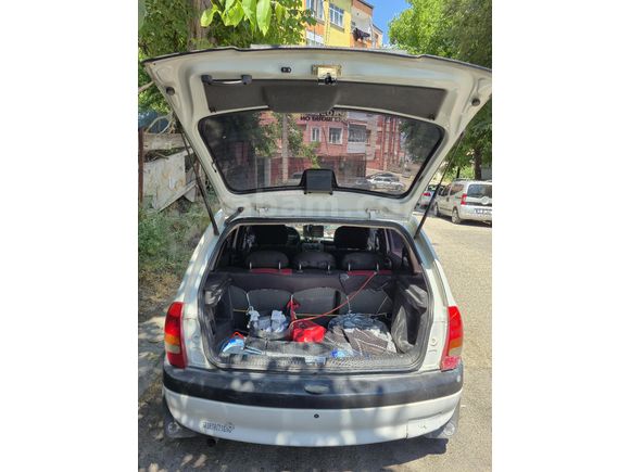 Sahibinden Opel Corsa 1.4 GLS 2000 Model  144.555 km Beyaz