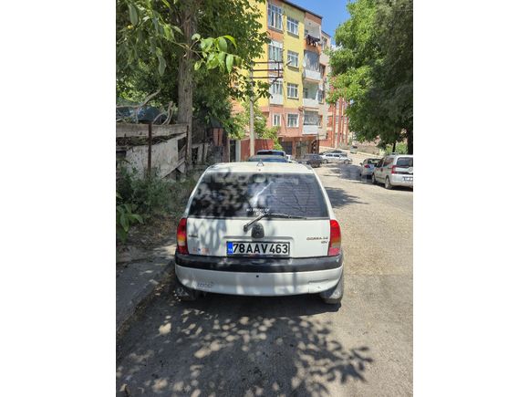 Sahibinden Opel Corsa 1.4 GLS 2000 Model  144.555 km Beyaz