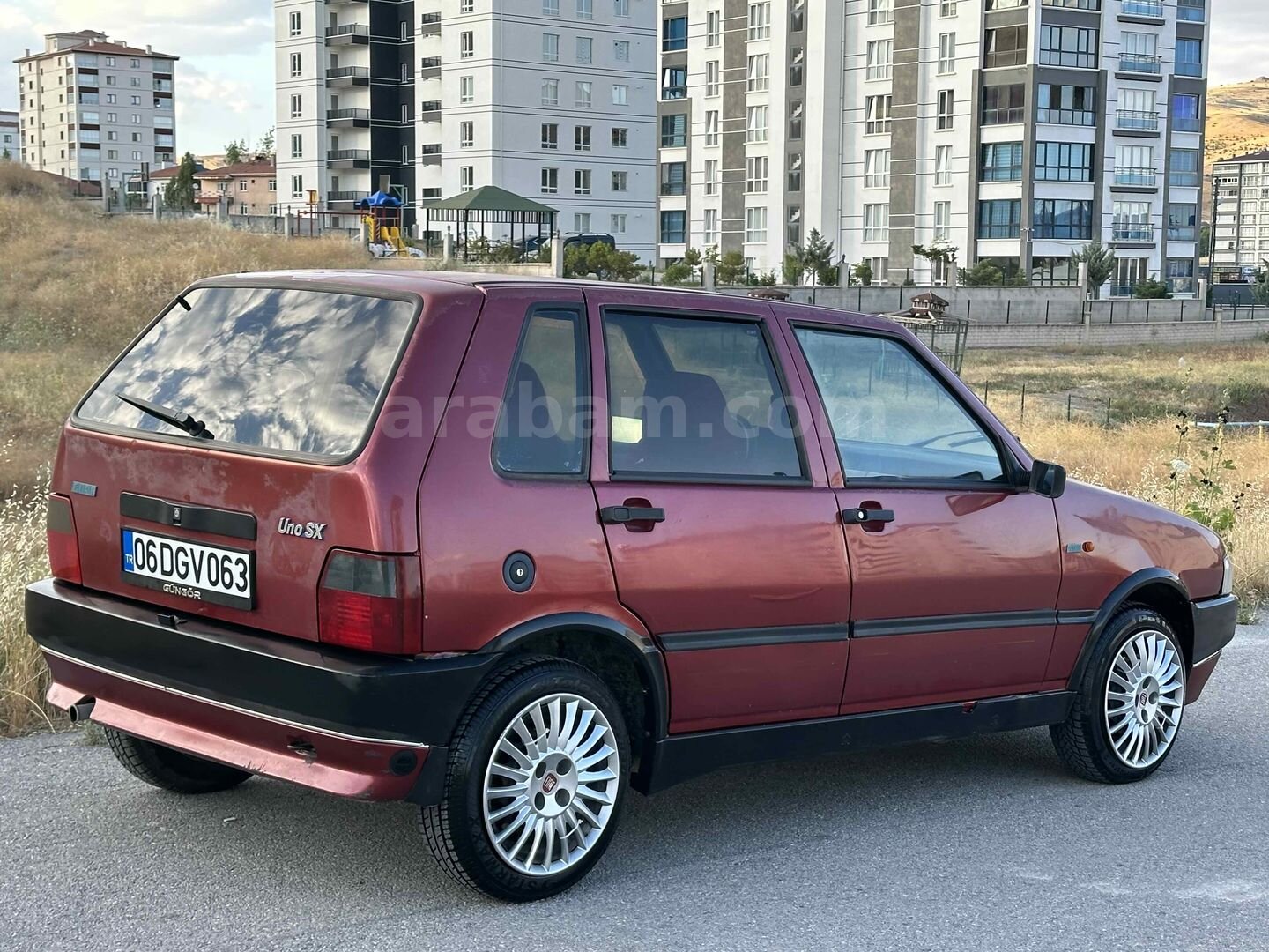 Galeriden Fiat Uno 70 SX 1996 Model Ankara 245.000 km Bordo 4