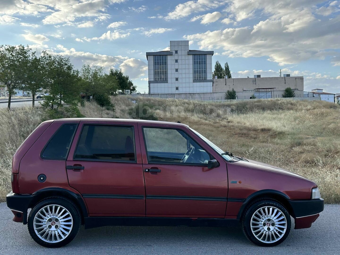 Galeriden Fiat Uno 70 SX 1996 Model Ankara 245.000 km Bordo 5