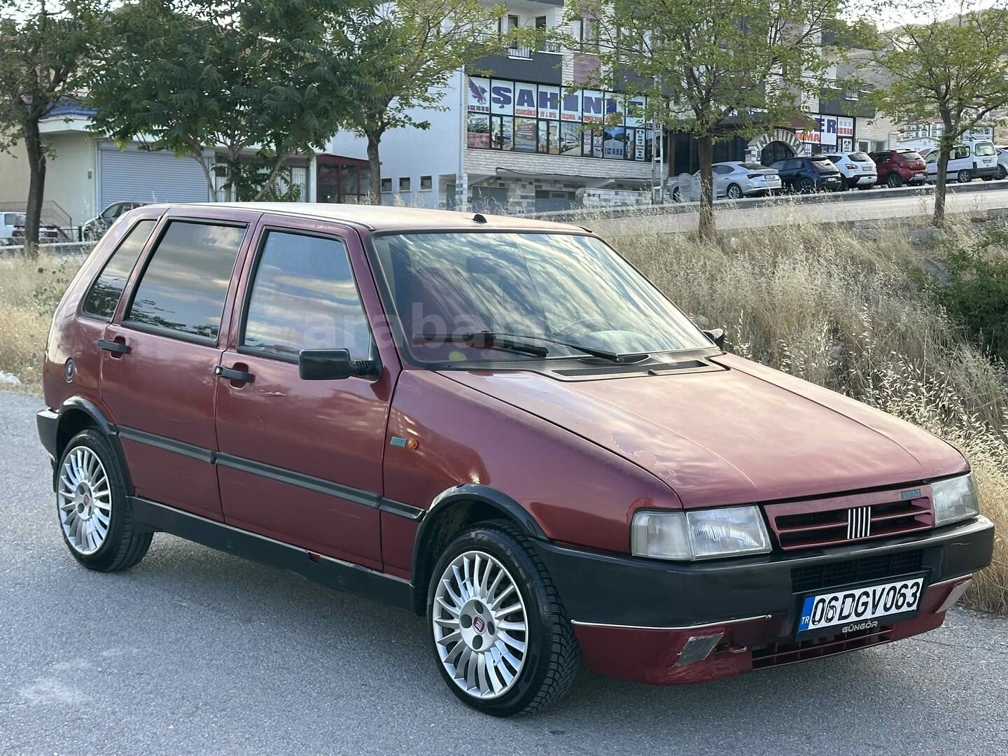 Galeriden Fiat Uno 70 SX 1996 Model Ankara 245.000 km Bordo 3