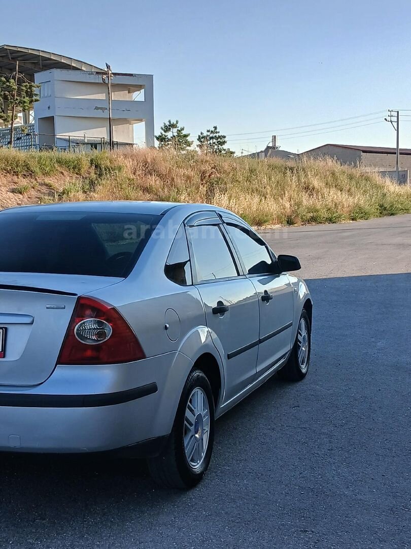 Galeriden Ford Focus 1.6 TDCi Trend 2006 Model Konya 282.000 km Gri (Gümüş) 6