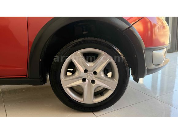 2014 DACİA SANDERO 1.5 DCİ STEPWAY 160.000 KM YENİ KASA 
