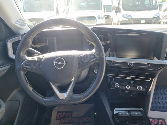 DELİL'DEN 2023 MODEL HATASIZ 38 BİN KM DE ELEGANCE PAKET MOKAA