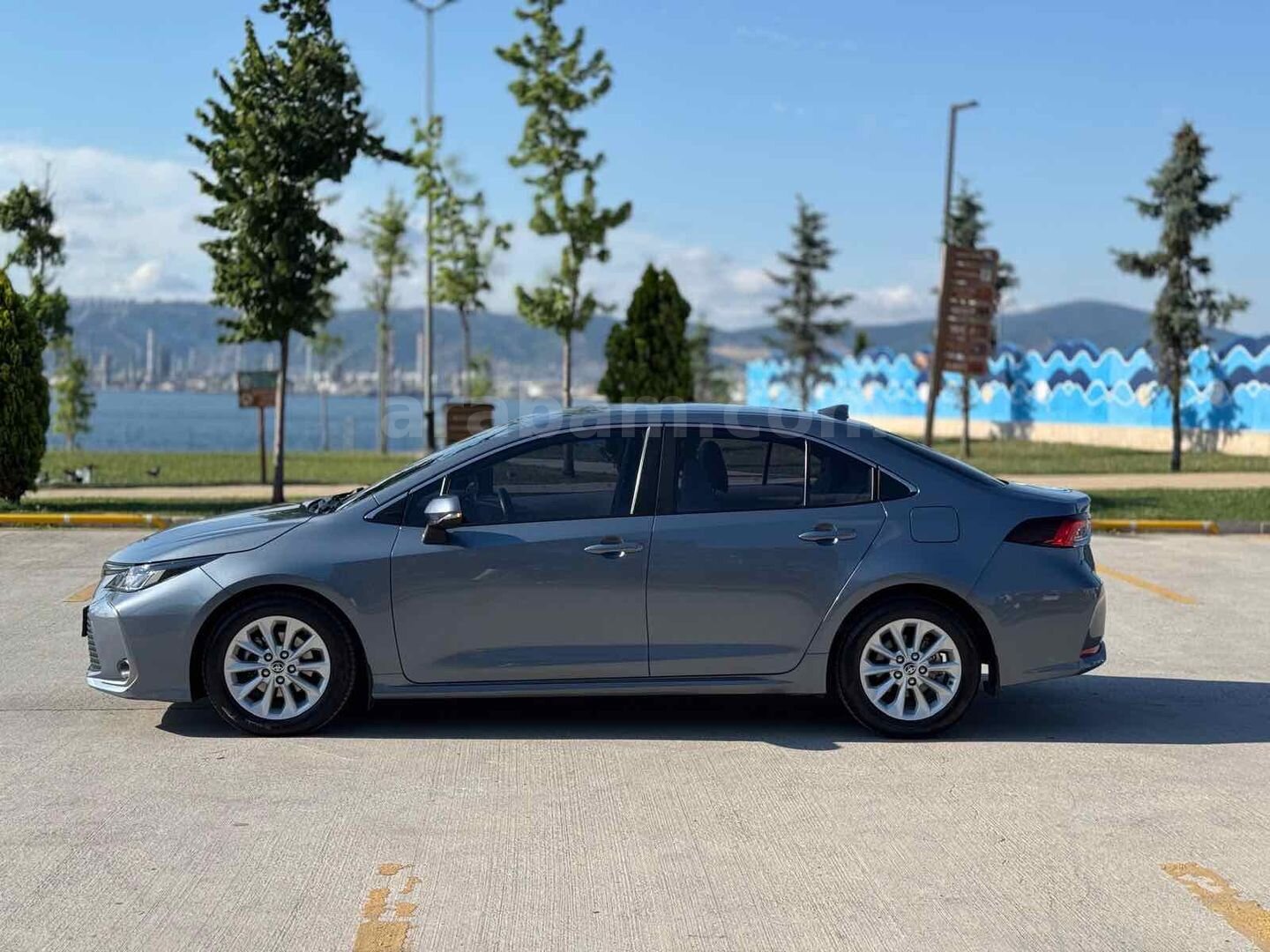 Galeriden Toyota Corolla 1.5 Dream 2022 Model Kocaeli 49.800 km Mavi 7