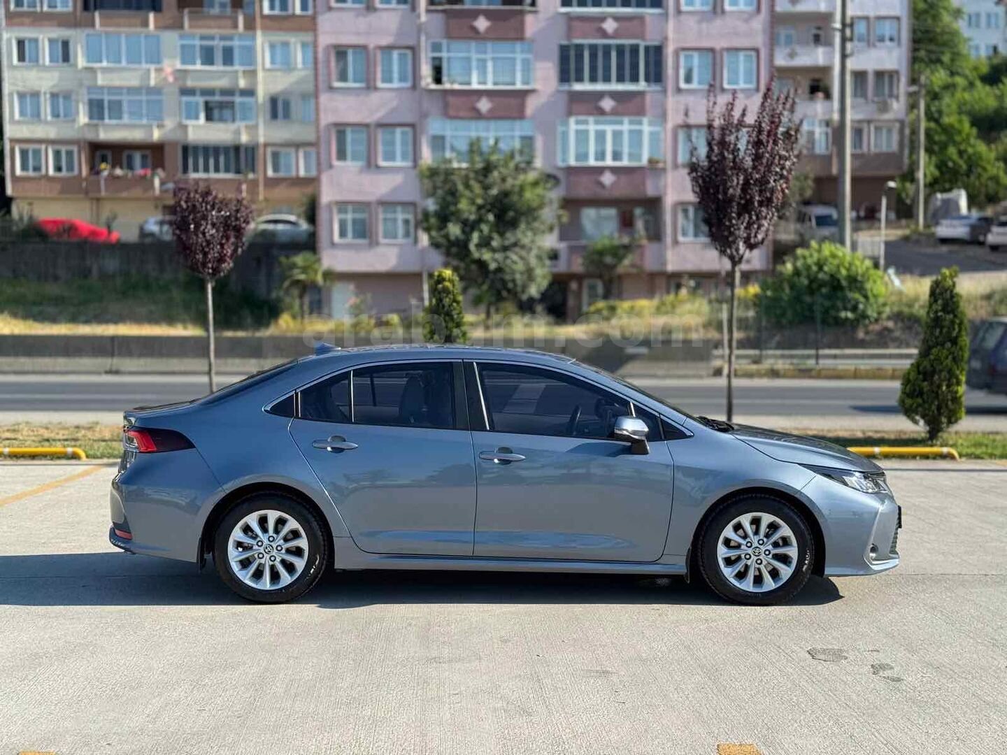 Galeriden Toyota Corolla 1.5 Dream 2022 Model Kocaeli 49.800 km Mavi 3