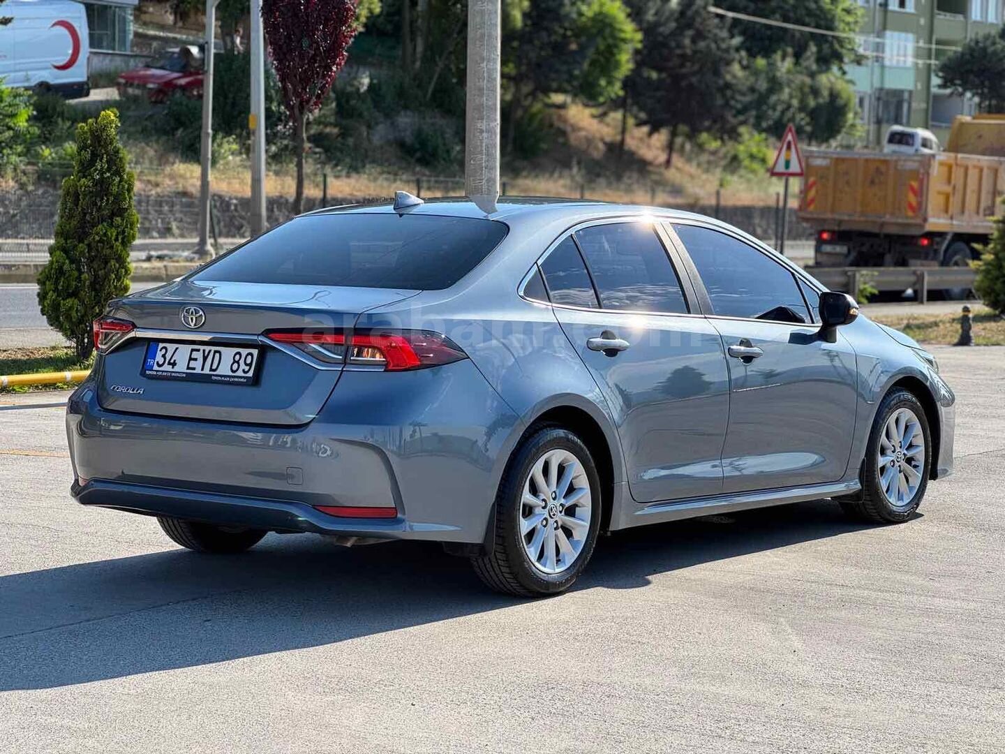 Galeriden Toyota Corolla 1.5 Dream 2022 Model Kocaeli 49.800 km Mavi 4