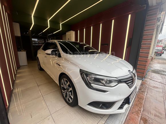 MUAYENE YENİ-DEĞİŞENSİZ-1 PARÇA LOKAL-TESİSATLI 2017 MEGANE4 TOUCH
