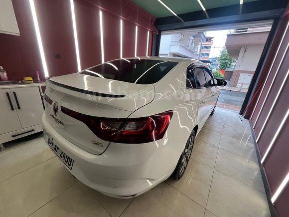 MUAYENE YENİ-DEĞİŞENSİZ-1 PARÇA LOKAL-TESİSATLI 2017 MEGANE4 TOUCH