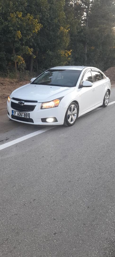 Galeriden Chevrolet Cruze 1.6 LS 2011 Model Çanakkale 290.000 km Beyaz 2