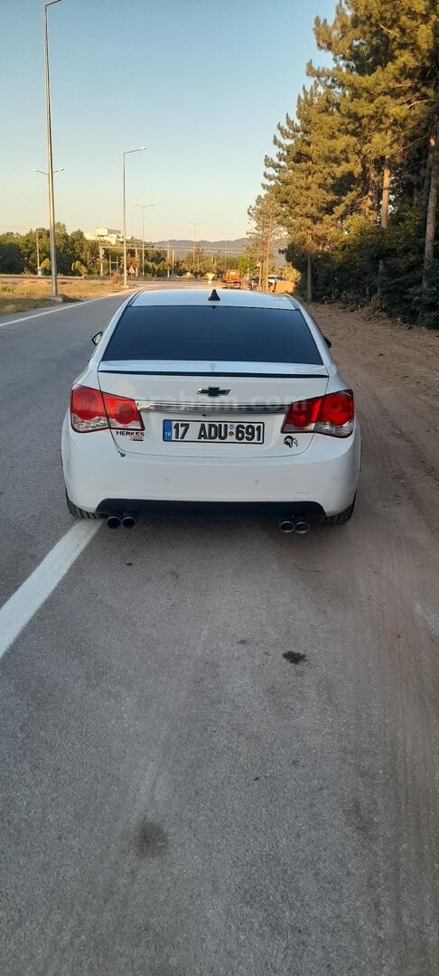 Galeriden Chevrolet Cruze 1.6 LS 2011 Model Çanakkale 290.000 km Beyaz 4