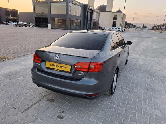 Volkswagen Jetta 1.6 TDi Comfortline 2012 Model