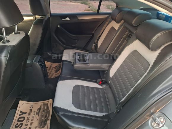 Volkswagen Jetta 1.6 TDi Comfortline 2012 Model
