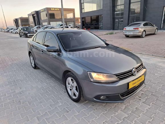 Volkswagen Jetta 1.6 TDi Comfortline 2012 Model
