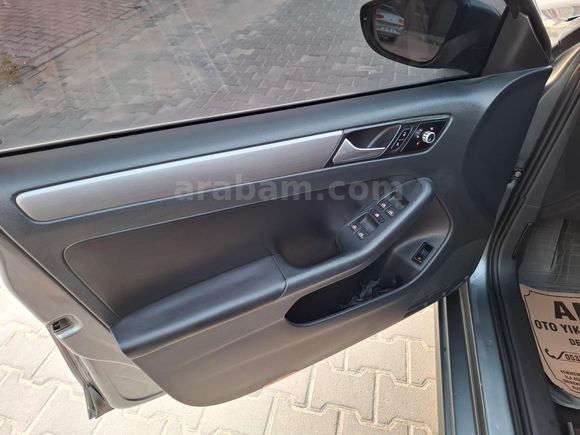 Volkswagen Jetta 1.6 TDi Comfortline 2012 Model