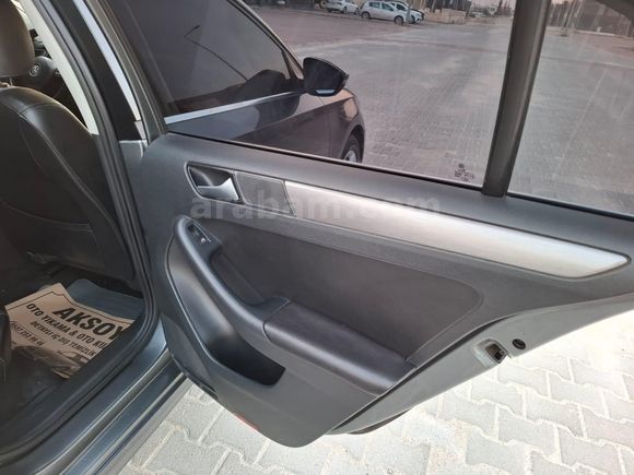 Volkswagen Jetta 1.6 TDi Comfortline 2012 Model