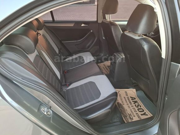 Volkswagen Jetta 1.6 TDi Comfortline 2012 Model