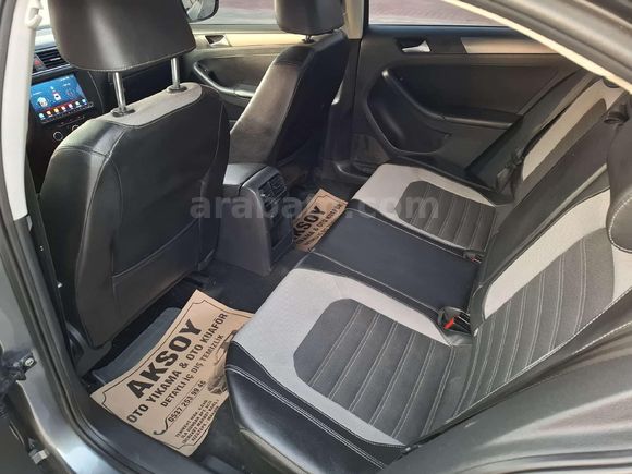 Volkswagen Jetta 1.6 TDi Comfortline 2012 Model