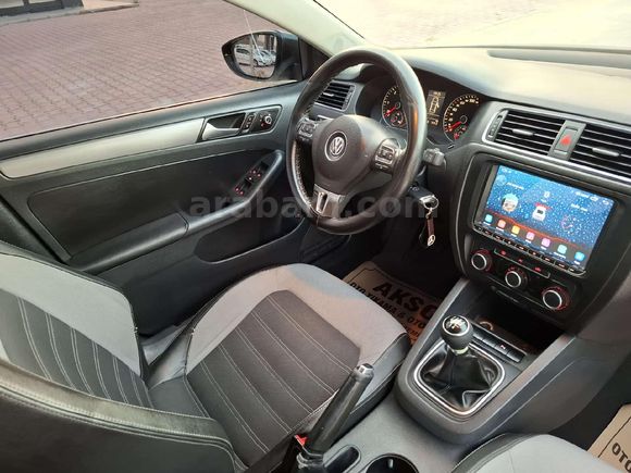 Volkswagen Jetta 1.6 TDi Comfortline 2012 Model