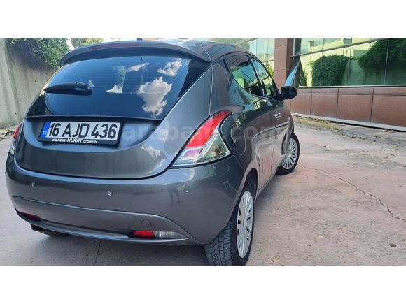 Sahibinden Lancia Ypsilon 0.9 2014 çıkışlıl Balıkesir