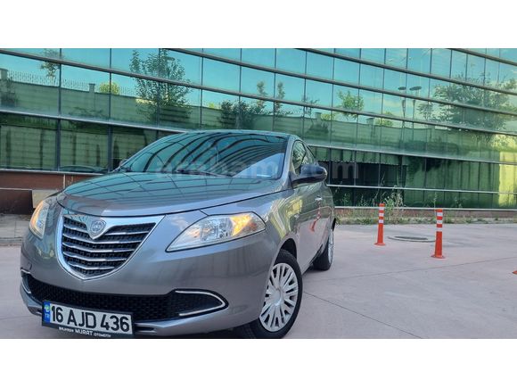 Sahibinden Lancia Ypsilon 0.9 2014 çıkışlıl Balıkesir