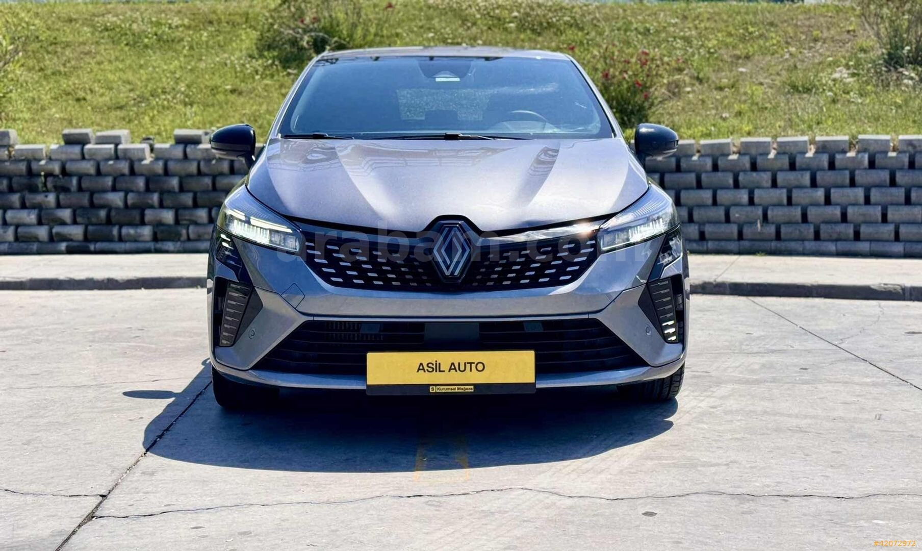 Galeriden Renault Clio 1.0 TCe Techno Esprit Alpine 2024 Model İstanbul 27.000 km Gri 2
