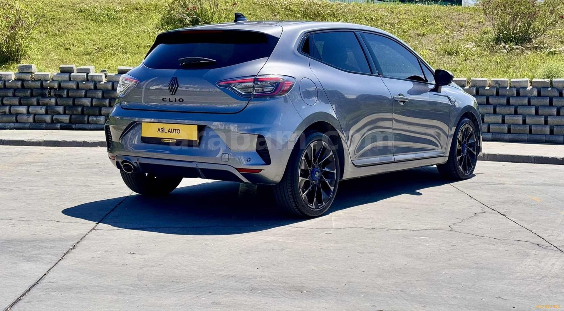 Galeriden Renault Clio 1.0 TCe Techno Esprit Alpine 2024 Model İstanbul 27.000 km Gri 6