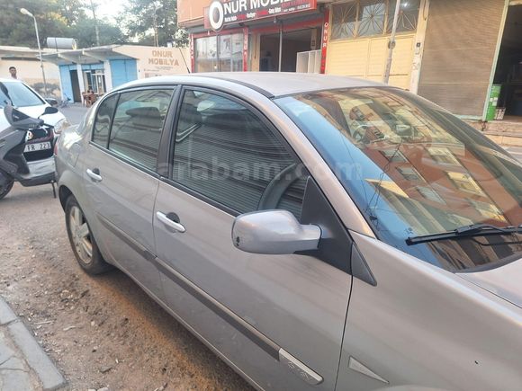 Sahibinden Renault Megane 1.6 Dynamique 2004 Model  235.000 km Gri