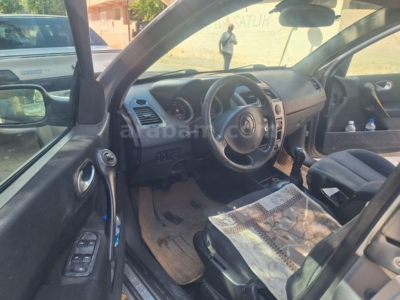 Sahibinden Renault Megane 1.6 Dynamique 2004 Model  235.000 km Gri