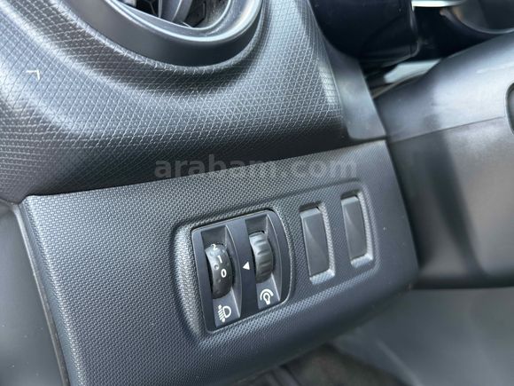 SEÇ OTOMOTİVDEN 2015 CLİO TOUCH DONANIMLI HATASIZ 194.000 KM