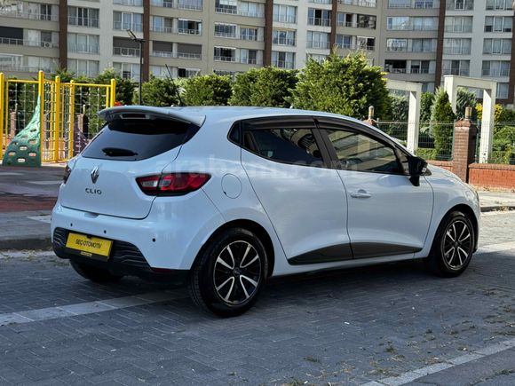 SEÇ OTOMOTİVDEN 2015 CLİO TOUCH DONANIMLI HATASIZ 194.000 KM
