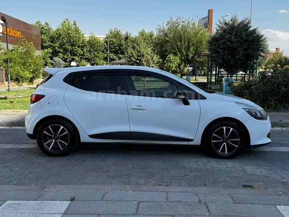SEÇ OTOMOTİVDEN 2015 CLİO TOUCH DONANIMLI HATASIZ 194.000 KM