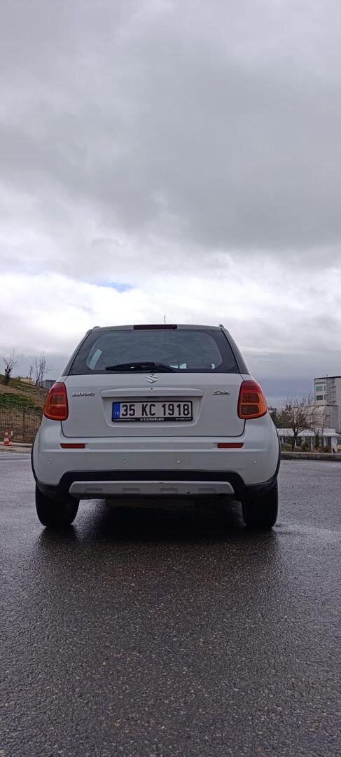 Sahibinden Suzuki SX4 GLX 2012 Model Batman 93.600 km Beyaz 4