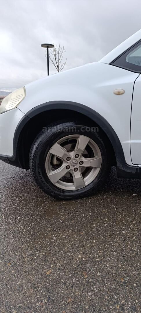 Sahibinden Suzuki SX4 GLX 2012 Model Batman 93.600 km Beyaz 6