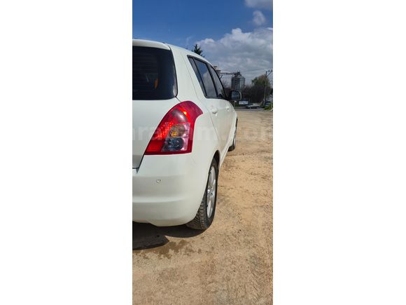 Sahibinden Suzuki Swift 1.5 AT 2010 Model 