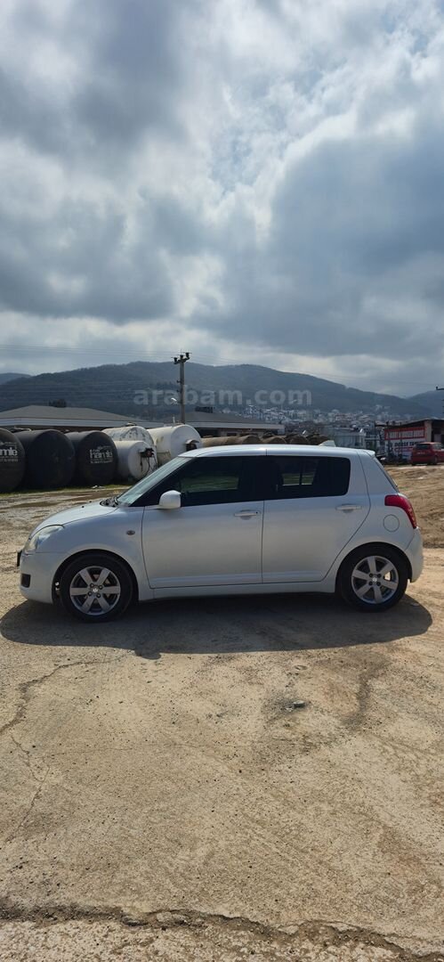 Sahibinden Suzuki Swift 1.5 AT 2010 Model Kocaeli 174.000 km Beyaz 3