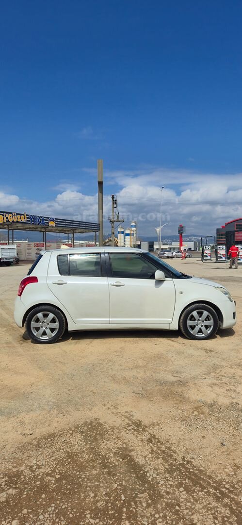 Sahibinden Suzuki Swift 1.5 AT 2010 Model Kocaeli 174.000 km Beyaz 7