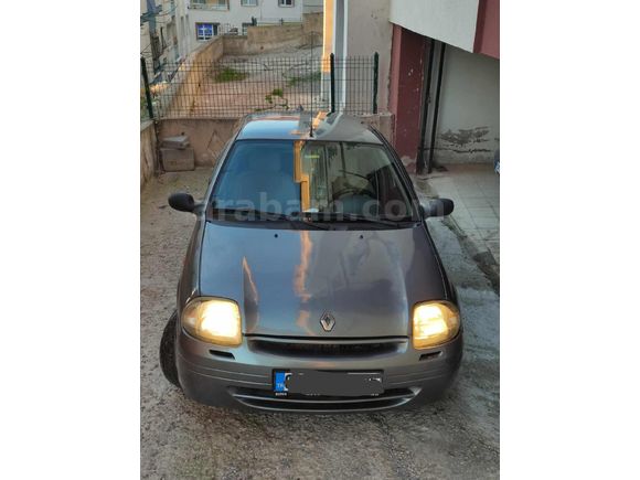 Sahibinden ÇOK ACİL Renault Clio 1.4 RNA 2000 Model