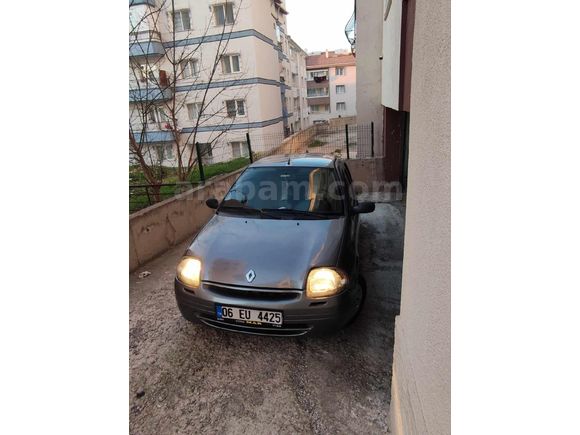 Sahibinden ÇOK ACİL Renault Clio 1.4 RNA 2000 Model