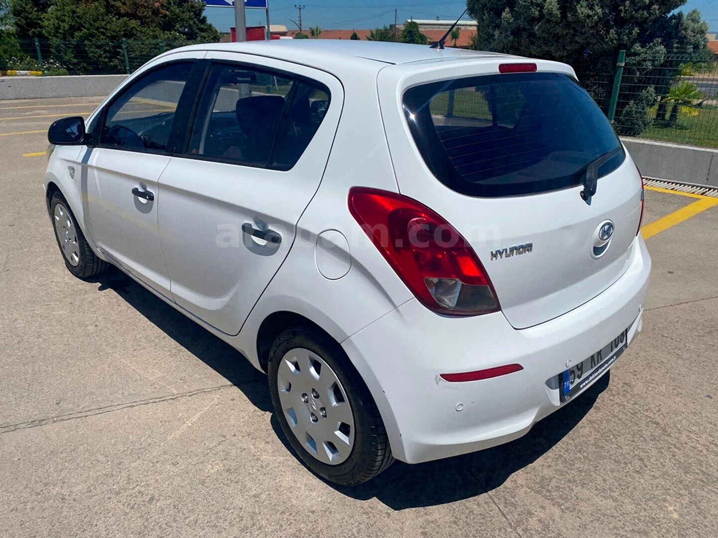 Galeriden Hyundai i20 1.2 D-CVVT Jump 2013 Model İzmir 74.000 km Beyaz 4