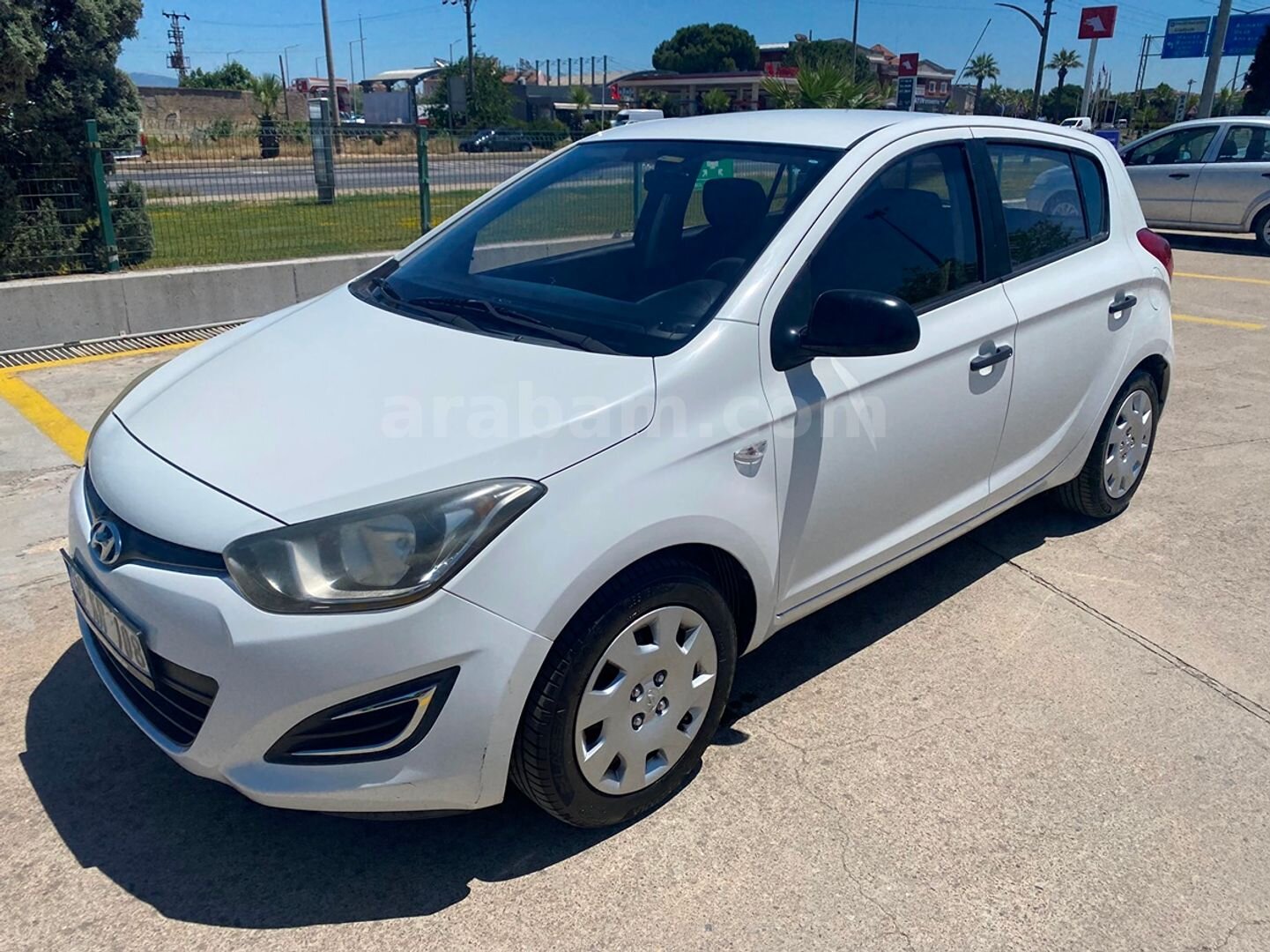 Galeriden Hyundai i20 1.2 D-CVVT Jump 2013 Model İzmir 74.000 km Beyaz 2