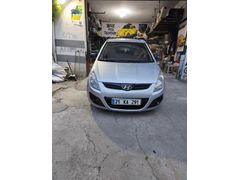 Sahibinden Hyundai i20 1.4 CVVT Team 2012 Model  103.000 km manuel