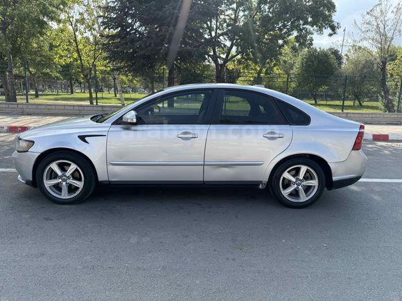 VOLVO S 40 AİLE ARACI PIRIL PIRIL