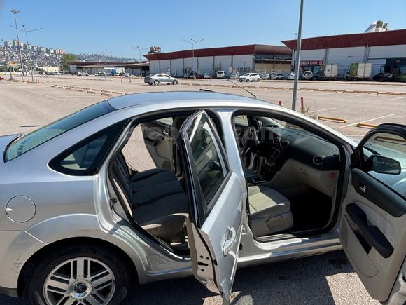 Sahibinden Ford Focus 1.6 Ghia 2008 Model