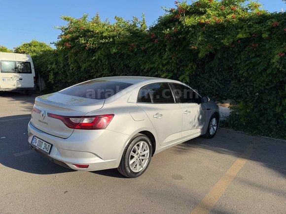 Sahibinden Renault Megane 1.5 Blue DCI Touch 2020 Model 
