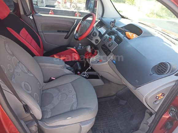 Sahibinden Renault Kangoo Multix 1.5 dCi Expression 2010 Model  349.500 km Kırmızı