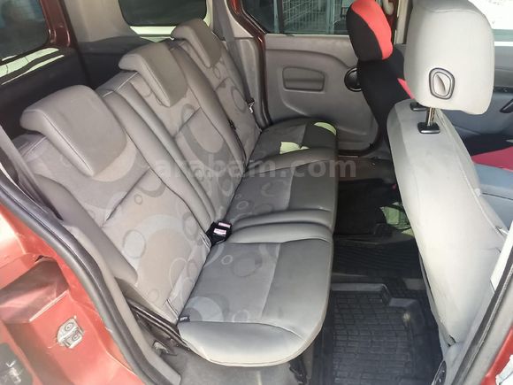 Sahibinden Renault Kangoo Multix 1.5 dCi Expression 2010 Model  349.500 km Kırmızı