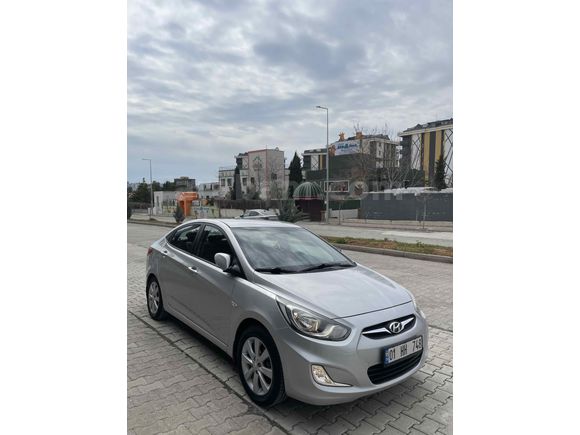 Sahibinden Hyundai Accent Blue 1.4 CVVT Mode Plus 2013 Model 
