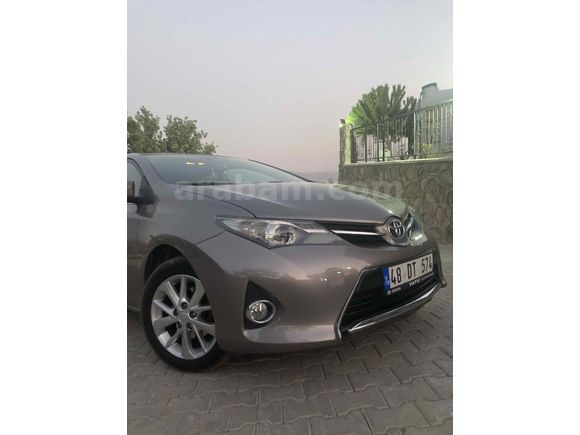 Sahibinden Toyota Auris 1.6 Advance Skypack 2013 Model 
