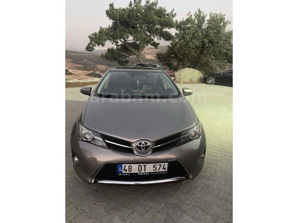 Sahibinden Toyota Auris 1.6 Advance Skypack 2013 Model 